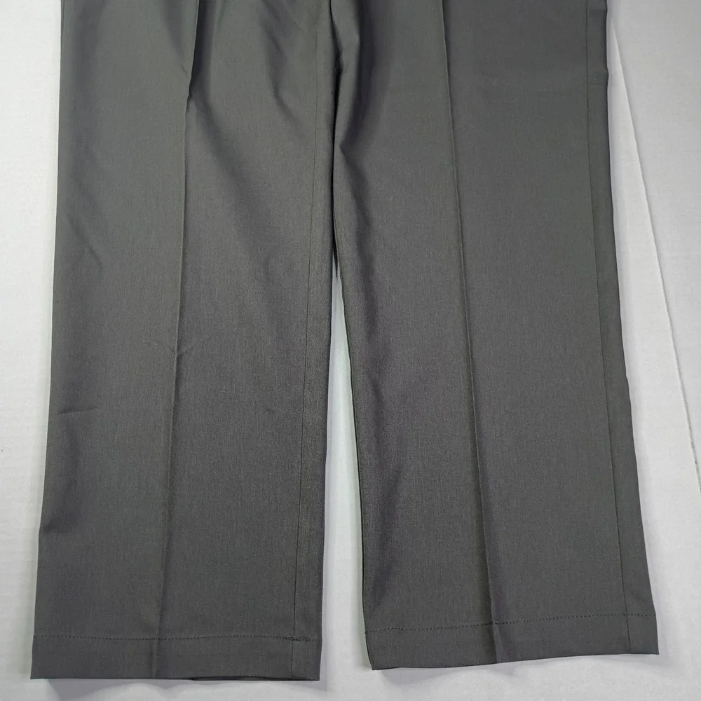 Haggar Cool Right Performance Flex Straight Fit Pants Men's Size 42x30 Gray New